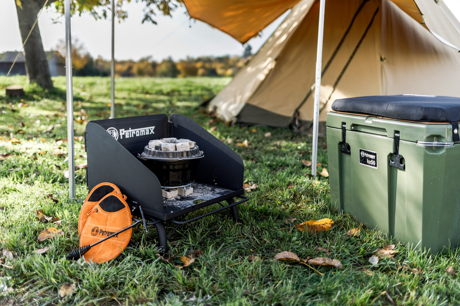 Petromax Feuertopf-Tisch fe45 Ablagemöglichkeit für Kochzubehör 58 x 116 x 68