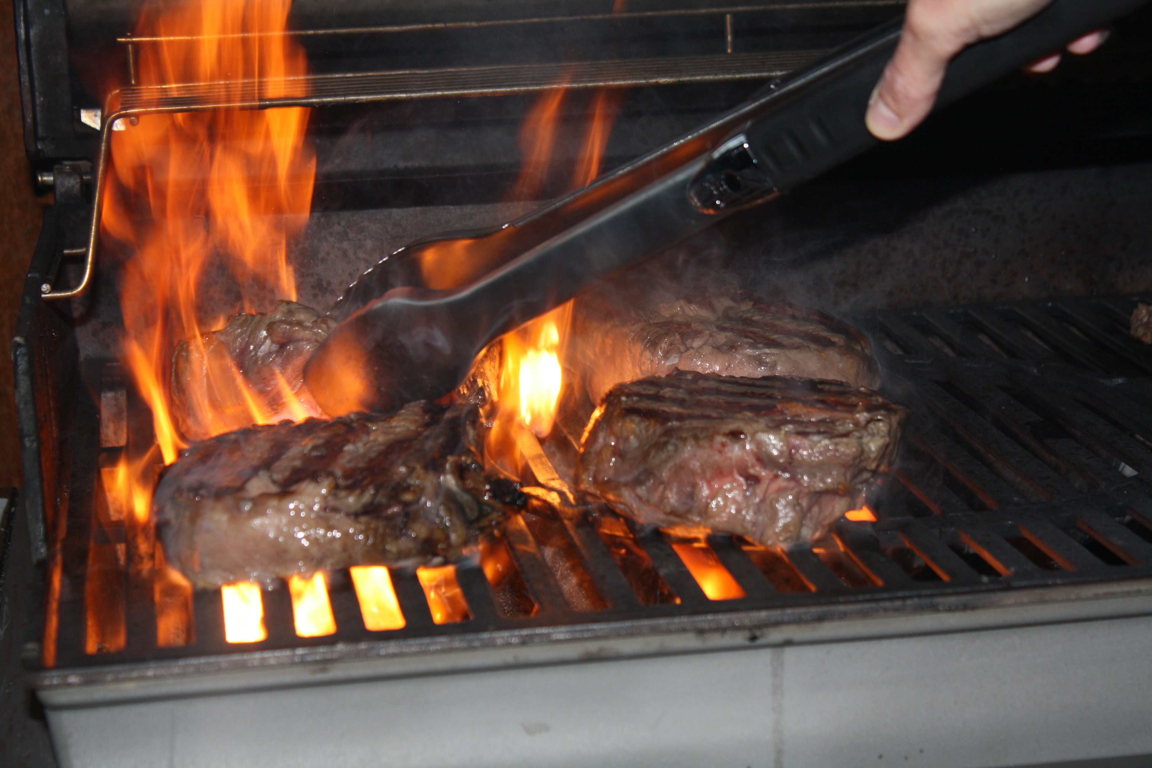 22.01.2027 Grillkurs STEAK Deluxe 2.0 - Flanksteak, Dry Aged, Kalbstomahawk - Freitag - 4-5 Std.
